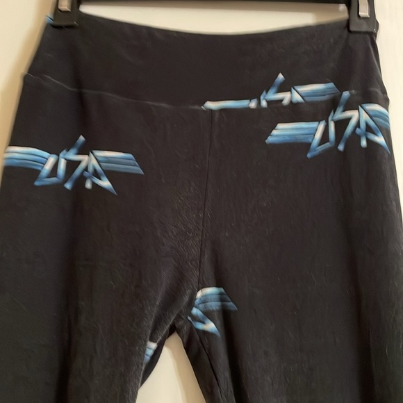 LULAROE “ONESIZE” faded black leggings blue & white USA logo. - Picture 1 of 6